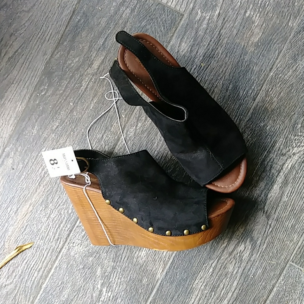 Brand New Massimo Wedges